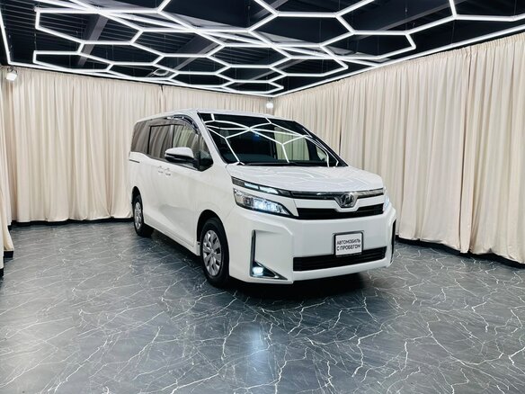 2018 Toyota Voxy III (R80) Рестайлинг, белый, 2199999 рублей - вид 8