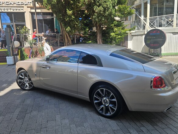 2021 Rolls-Royce Wraith, бежевый, 35000000 рублей - вид 9
