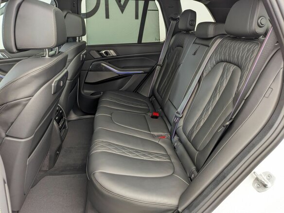 2025 BMW X5 40i IV (G05/G18) Рестайлинг, белый, 14990000 рублей - вид 16