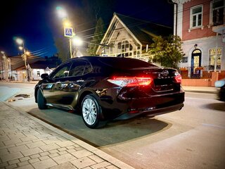 2021 Toyota Camry VIII (XV70), чёрный, 3000000 рублей, вид 5