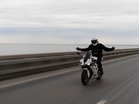2025 QJMotor SRK 921 RR, белый, 921000 рублей - вид 10