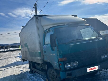 1995 Toyota Dyna, зелёный, 600000 рублей, вид 1