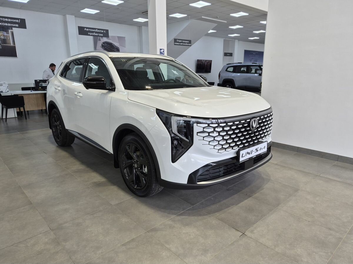 Открыть фотографии: Changan UNI-S I Рестайлинг