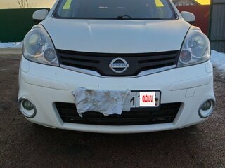 2013 Nissan Note I Рестайлинг, белый, 800000 рублей, вид 1