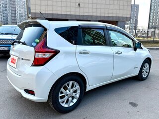 2017 Nissan Note e-Power II Рестайлинг, белый, 1300000 рублей, вид 3