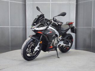 2022 Aprilia Tuono 660, чёрный, 1029000 рублей, вид 4