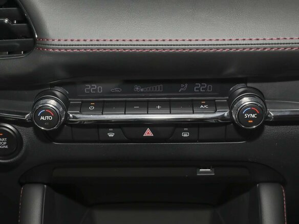 2025 Mazda 3 Axela IV (BP), белый, 3600000 рублей - вид 21