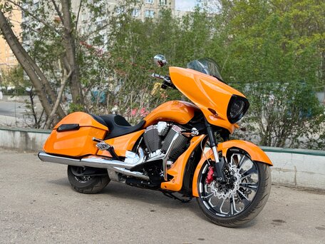 2016 Victory Magnum, оранжевый, 1100000 рублей, вид 2