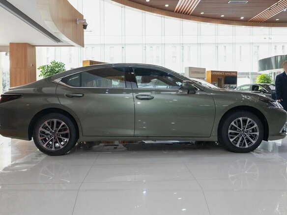 2026 Lexus ES 200 VII Рестайлинг 2, зелёный, 5690000 рублей - вид 7