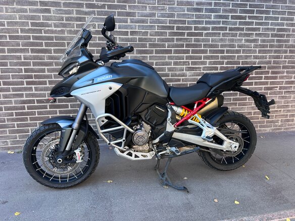 2021 Ducati Multistrada V4, серый, 2000000 рублей - вид 5