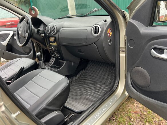 2010 Renault Logan I Рестайлинг, бежевый, 425000 рублей - вид 5