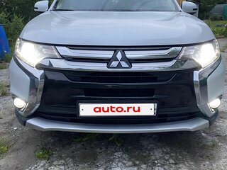 2016 Mitsubishi Outlander III Рестайлинг 2, белый, 2000000 рублей, вид 1