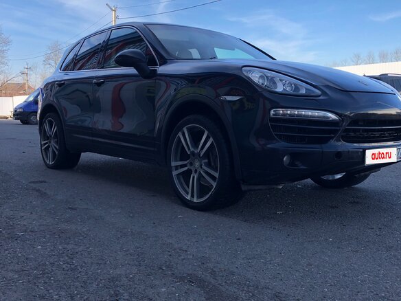 2010 Porsche Cayenne Diesel II (958), чёрный, 1640000 рублей - вид 2