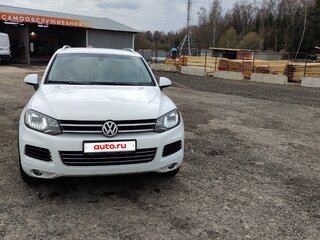 2012 Volkswagen Touareg II, белый, 2044000 рублей, вид 2