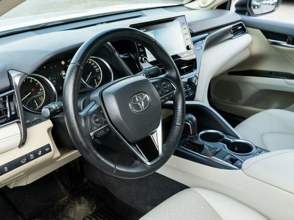 2021 Toyota Camry VIII (XV70) Рестайлинг, белый - вид 11