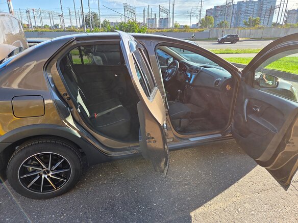 2019 Renault Logan Stepway II Рестайлинг, коричневый, 920000 рублей - вид 19