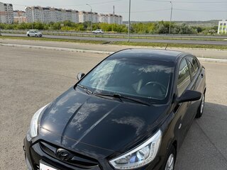 2013 Hyundai Solaris I, чёрный, 800000 рублей, вид 2