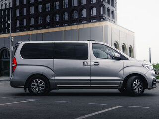 2020 Hyundai Grand Starex I Рестайлинг 2, серый, 3500000 рублей, вид 4