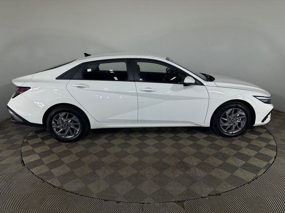 2024 Hyundai Elantra N Line VII (CN7) Рестайлинг, белый, 2310000 рублей - вид 3