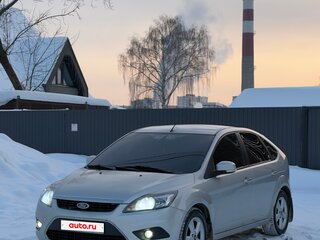 2008 Ford Focus II Рестайлинг, серебристый, 520000 рублей, вид 1