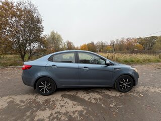 2013 Kia Rio 4-speed III, голубой, 860000 рублей, вид 2