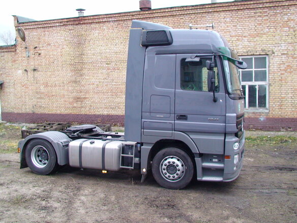 2007 Mercedes-Benz Actros, серый, 5200000 рублей - вид 2