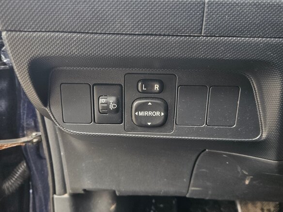 2007 Toyota Auris I, синий, 650000 рублей - вид 12