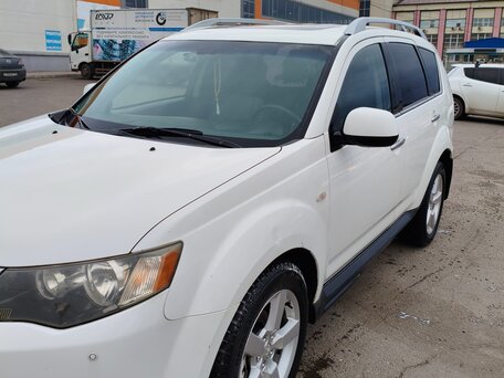 2008 Mitsubishi Outlander II, белый, 840000 рублей, вид 1