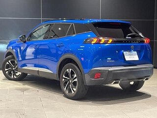 2022 Peugeot 2008 II, серебристый, 1280005 рублей, вид 3