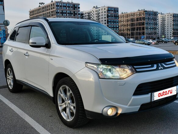 2014 Mitsubishi Outlander III, белый, 1680000 рублей - вид 6