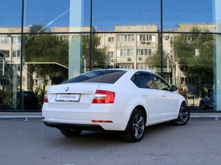 2017 Skoda Octavia III (A7) Рестайлинг, белый, 1550000 рублей, вид 5