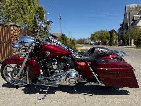 2013 Harley-Davidson Road King, красный, 1350000 рублей, вид 4