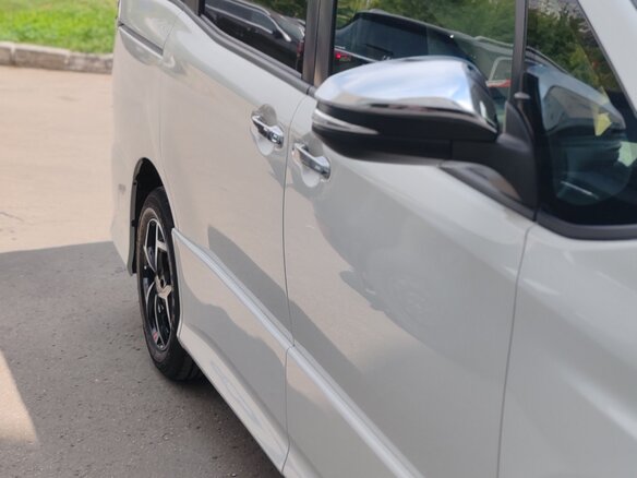 2018 Toyota Voxy III (R80) Рестайлинг, белый, 2555000 рублей - вид 6