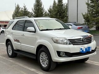 2015 Toyota Fortuner I Рестайлинг 2, белый, 2500000 рублей, вид 1