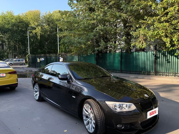 2011 BMW 3 серии 325xi V (E90/E91/E92/E93) Рестайлинг, чёрный, 1900000 рублей - вид 4