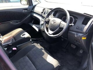 2013 Toyota ISis I Рестайлинг, фиолетовый, 1500000 рублей, вид 5