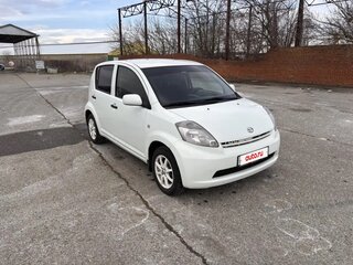 2008 Daihatsu Sirion II (M3) Рестайлинг, белый, 599999 рублей, вид 2