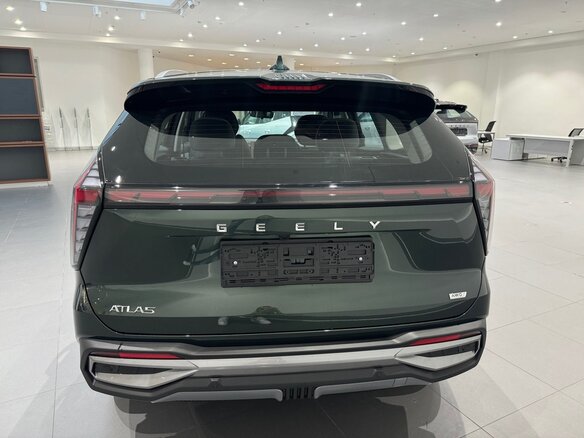 2026 Geely Atlas II, зелёный, 3449990 рублей - вид 2