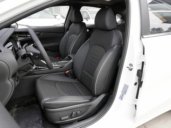 2026 Kia K3 II (China Market) Рестайлинг, белый, 2270700 рублей - вид 24