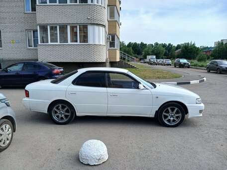 1996 Toyota Vista IV (V40), белый, 269000 рублей, вид 2