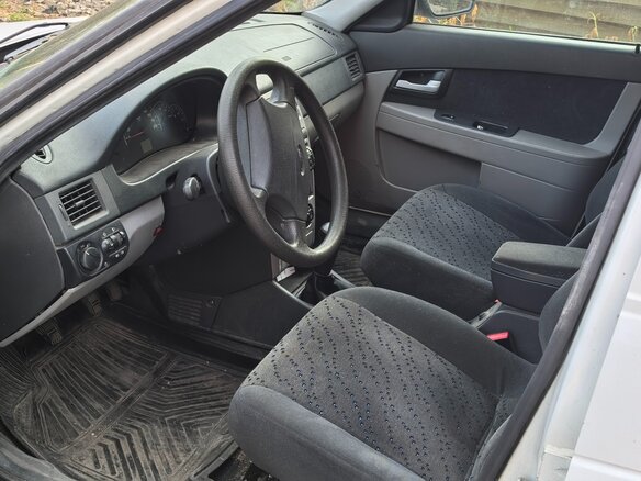 2011 Lada (ВАЗ) Priora I, белый, 350000 рублей - вид 3