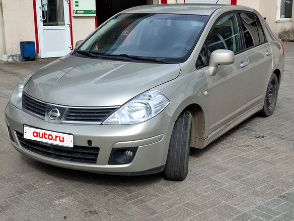 2011 Nissan Tiida I Рестайлинг, коричневый, 360000 рублей - вид 1