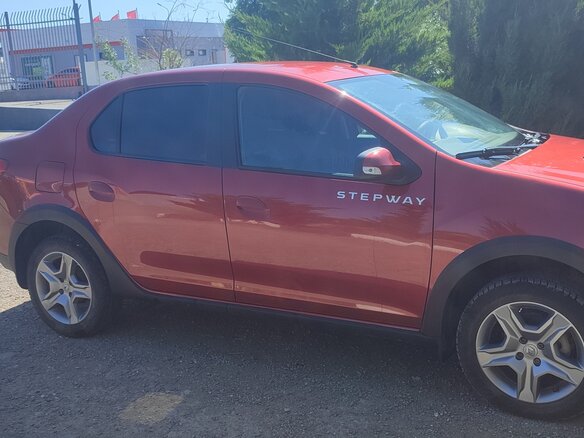2019 Renault Logan Stepway II Рестайлинг, красный, 1400000 рублей - вид 1