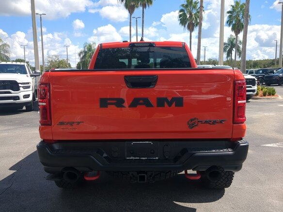 2026 Ram 1500 TRX SRT V Рестайлинг, красный, 14700000 рублей - вид 4