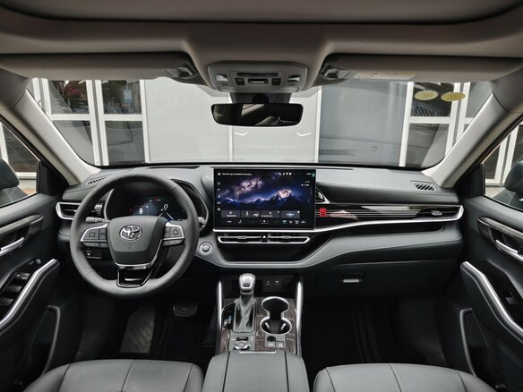 2026 Toyota Highlander IV (XU70), чёрный - вид 15