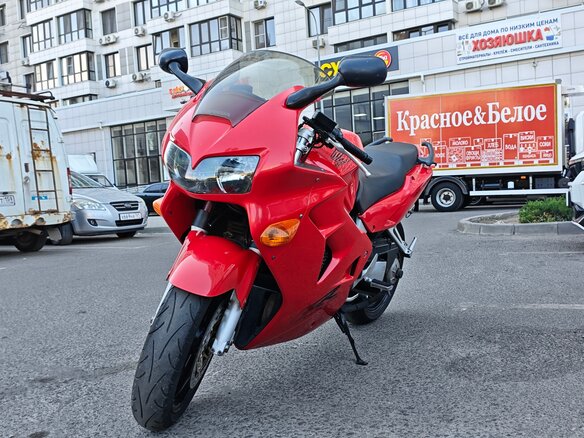 1998 Honda VFR 800, красный, 350000 рублей