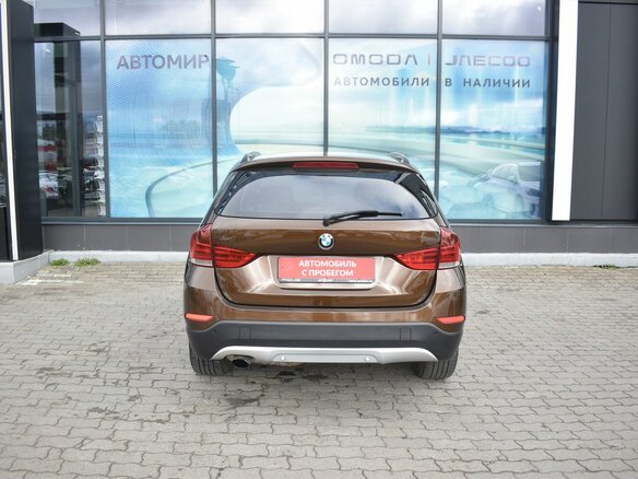 2013 BMW X1 18i I (E84) Рестайлинг, коричневый - вид 5