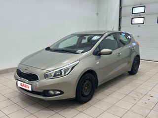 2013 Kia Ceed II, серебристый, 900000 рублей, вид 2
