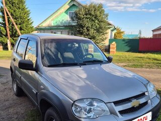 2017 Chevrolet Niva I Рестайлинг, коричневый, 650000 рублей, вид 1