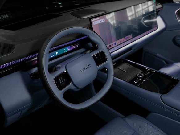2025 Lynk & Co 900, чёрный - вид 13